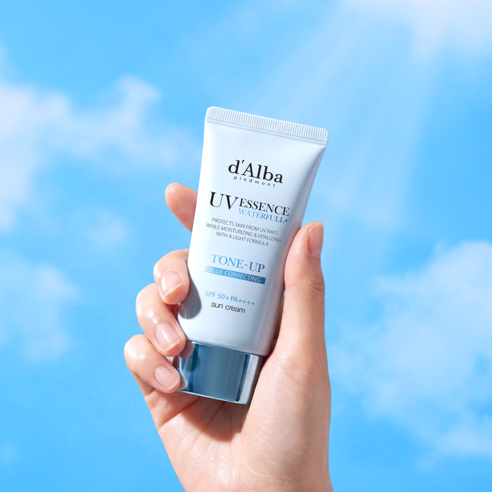 d'Alba Waterfull Blue Tone-Up Sun Cream 2